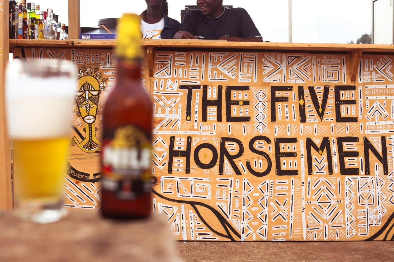 Ostello The Five Horsemen Kampala Esterno foto