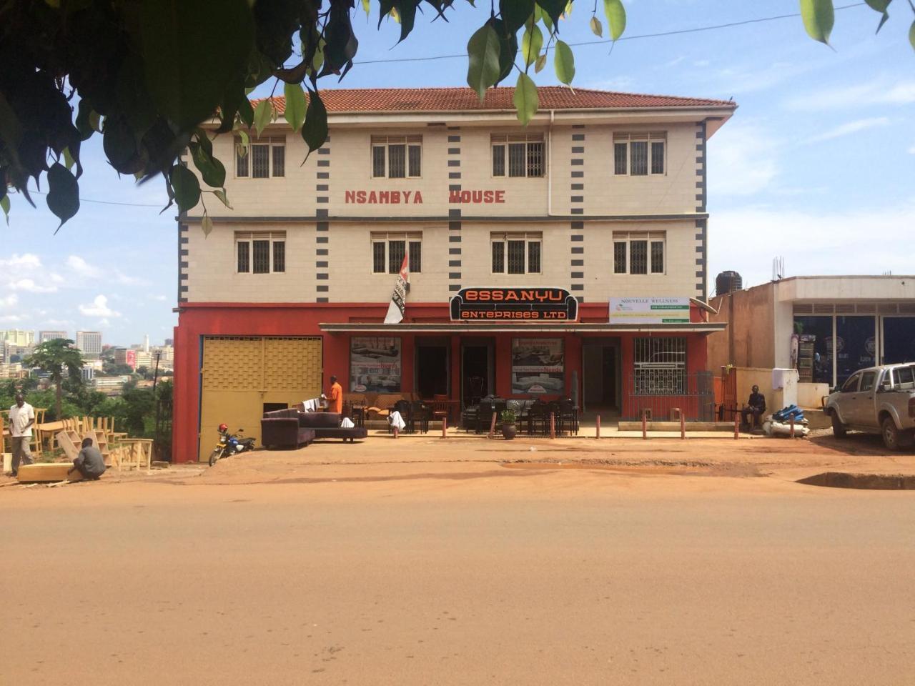 Ostello The Five Horsemen Kampala Esterno foto