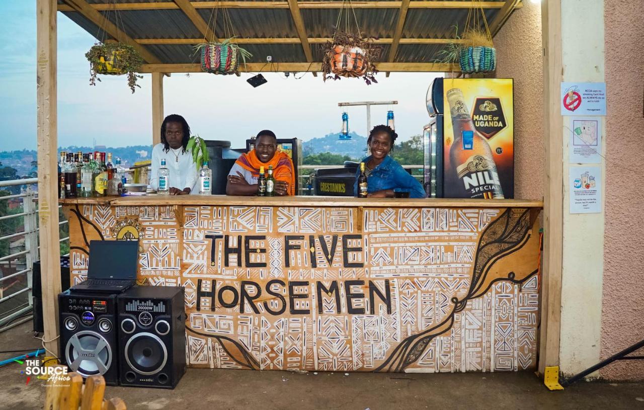 Ostello The Five Horsemen Kampala Esterno foto