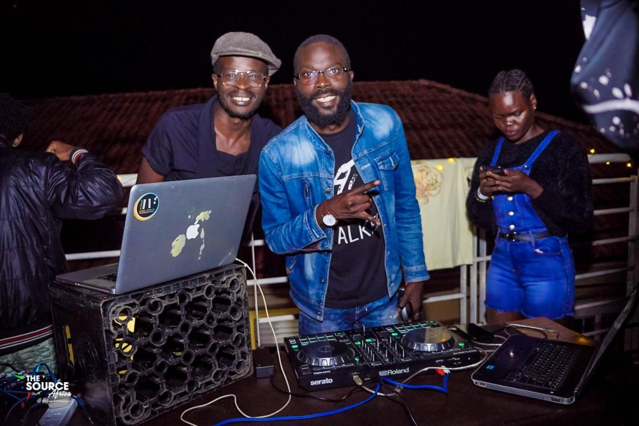 Ostello The Five Horsemen Kampala Esterno foto